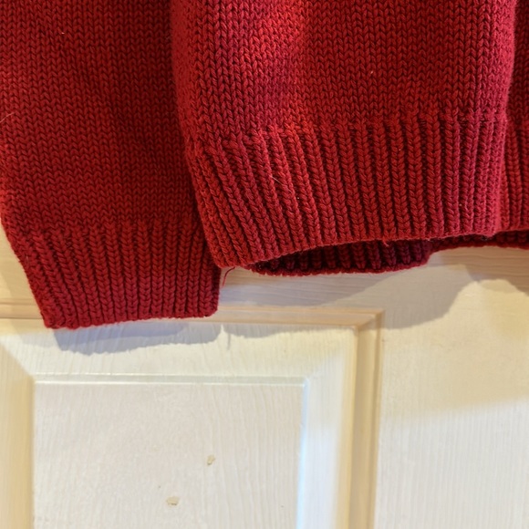 Eddie Bauer new men’s red sweater has no tags but the clear medium size tape - Picture 6 of 6